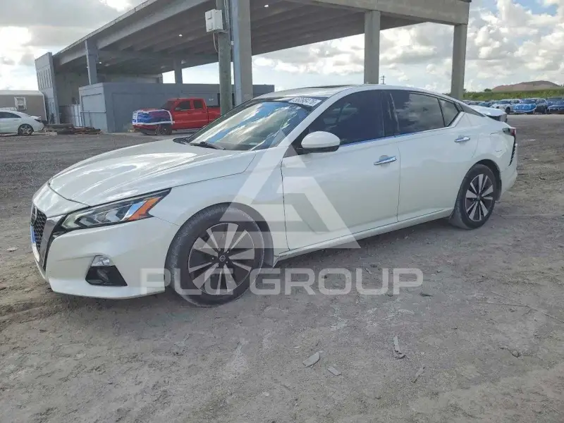 2020 Nissan ALTIMA photo