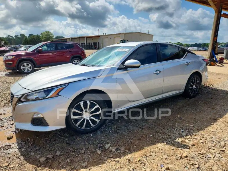 2020 Nissan ALTIMA photo