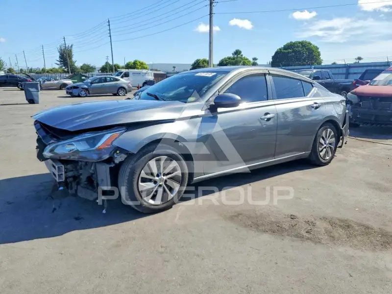 2020 Nissan ALTIMA photo