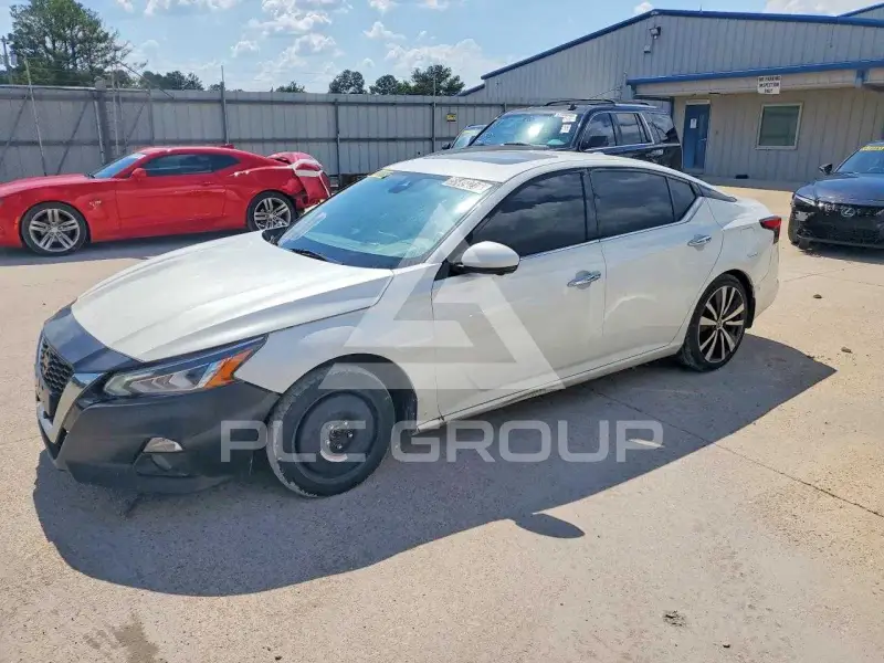 2020 Nissan ALTIMA photo