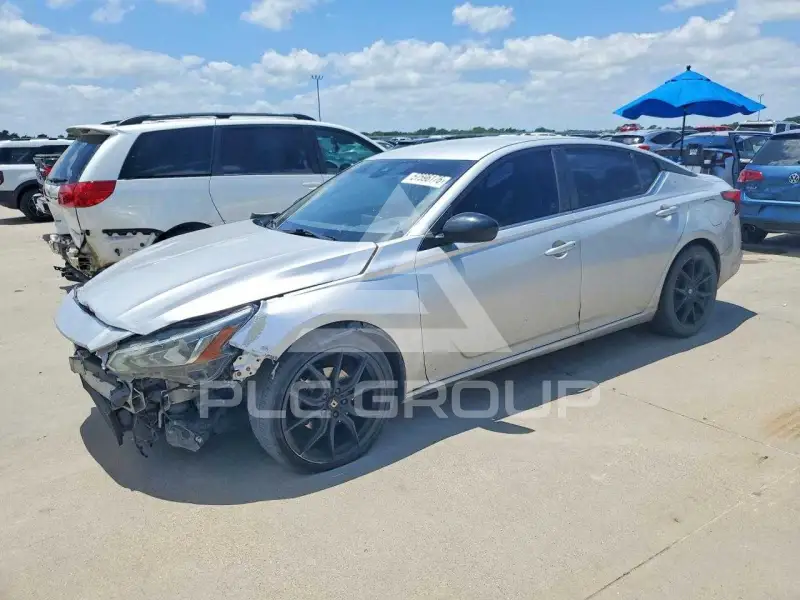 2020 Nissan ALTIMA photo