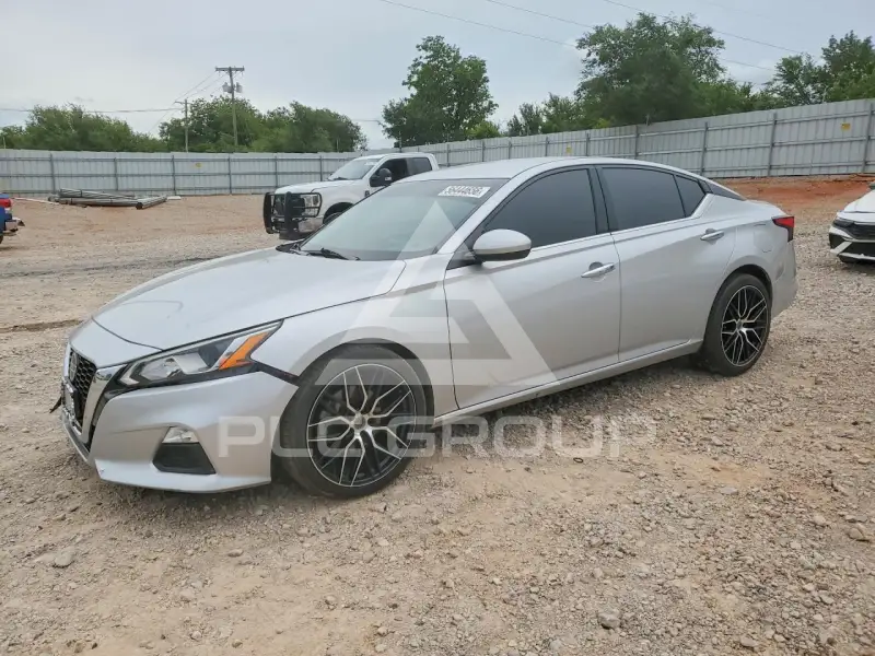 2020 Nissan ALTIMA photo