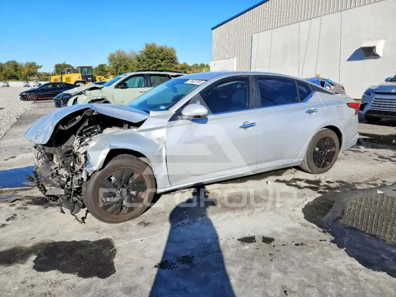 2020 Nissan ALTIMA фото