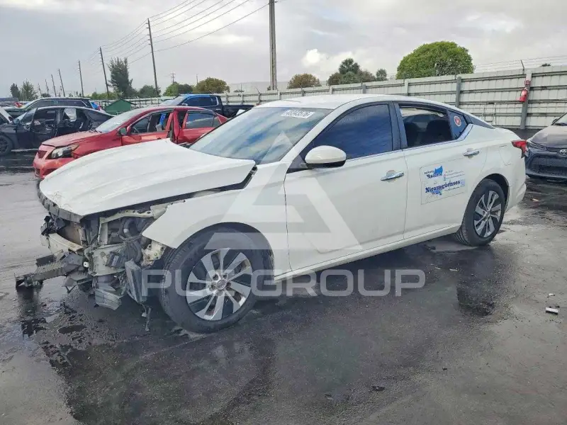 2020 Nissan ALTIMA photo