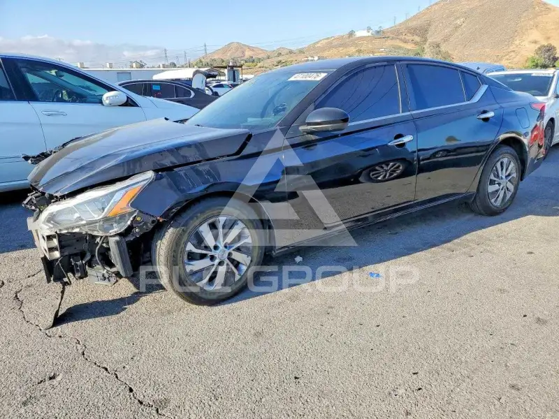 2020 Nissan ALTIMA photo