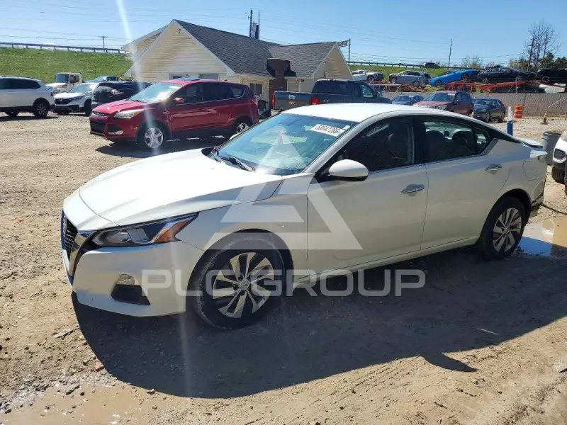 2020 Nissan ALTIMA photo