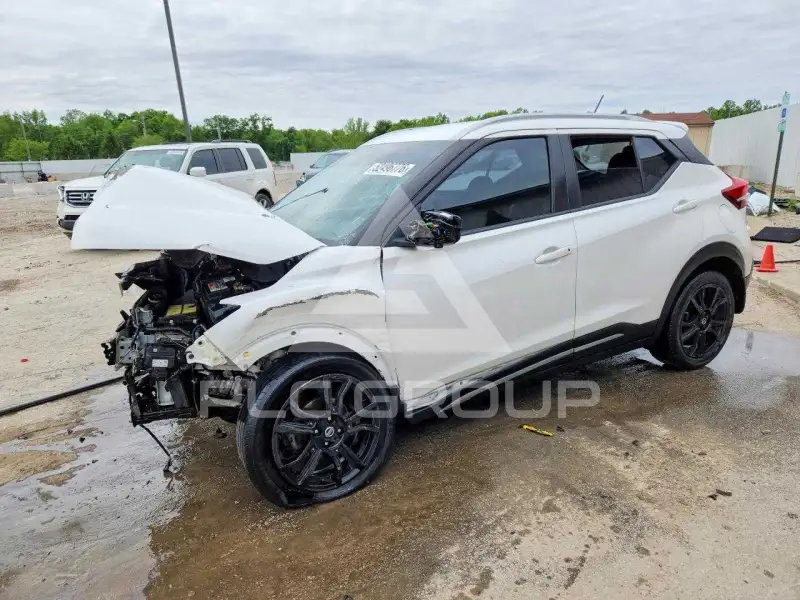 2020 Nissan KICKS photo