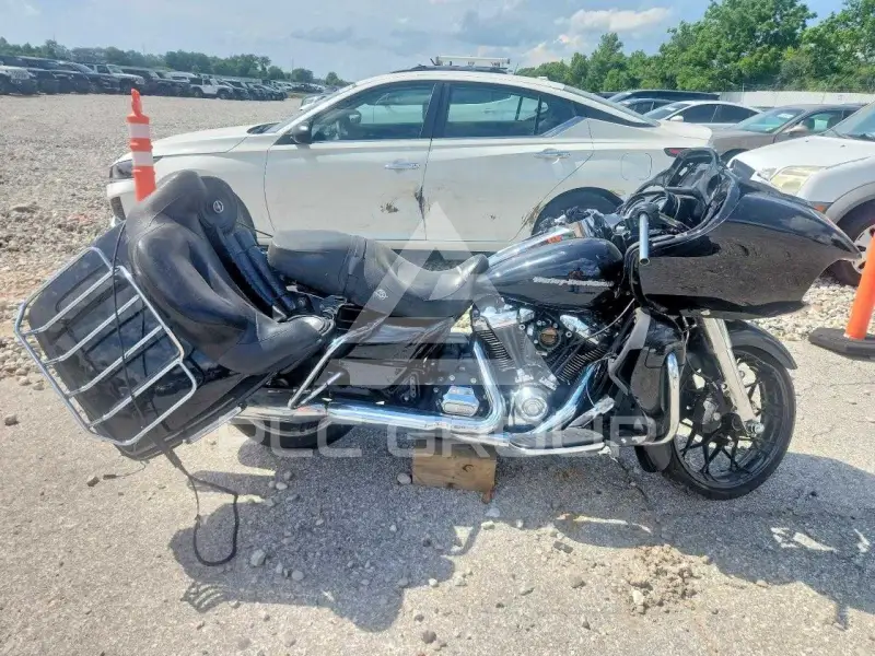 2020 Harley-Davidson FLTRK photo