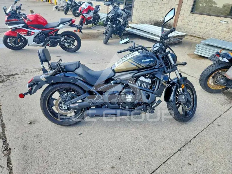 2020 Kawasaki Ninja650 фото
