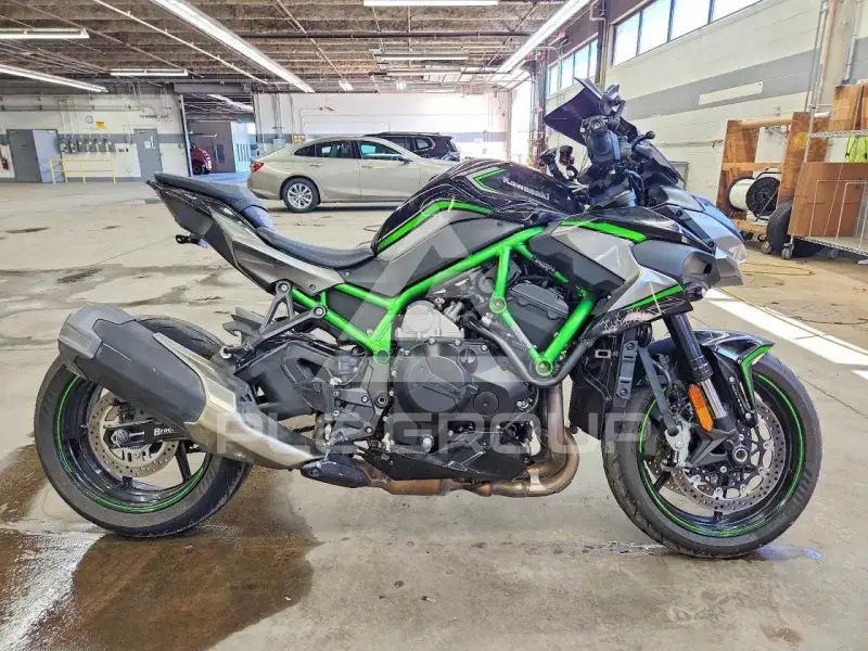 2020 Kawasaki ZR1000 фото