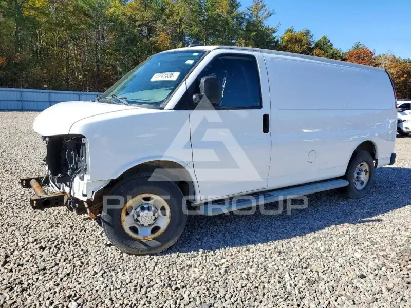 2020 Chevrolet Express фото