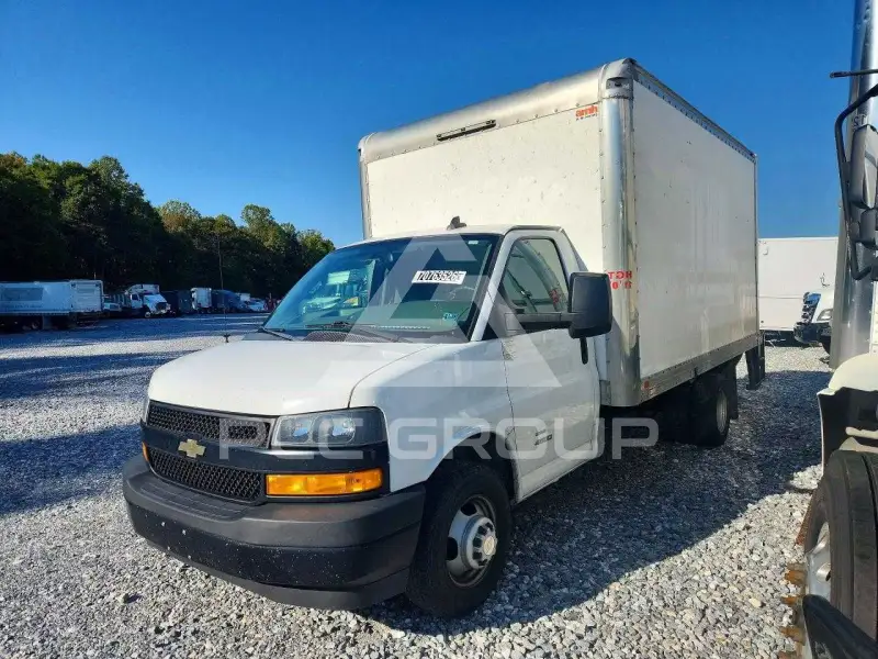 2020 Chevrolet Express фото