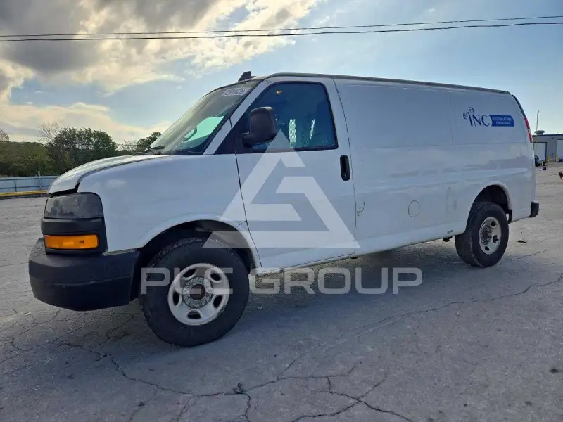 2020 Chevrolet Express photo