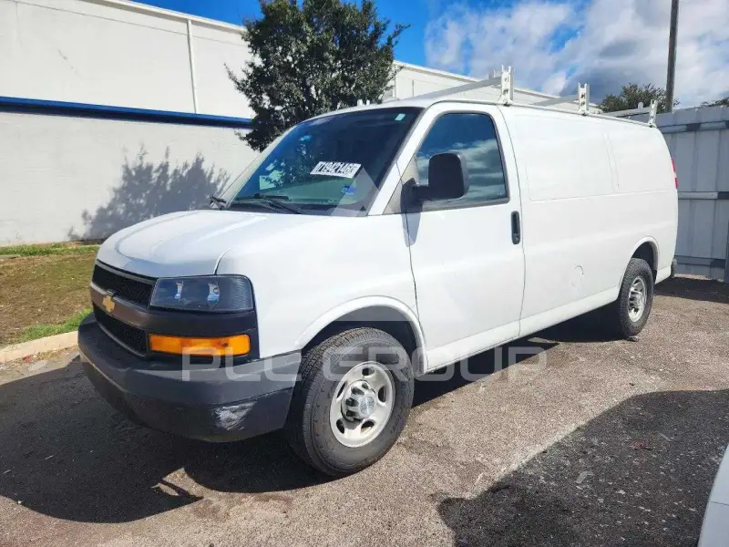 2020 Chevrolet Express photo