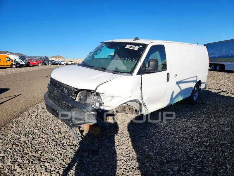 2020 Chevrolet Express photo