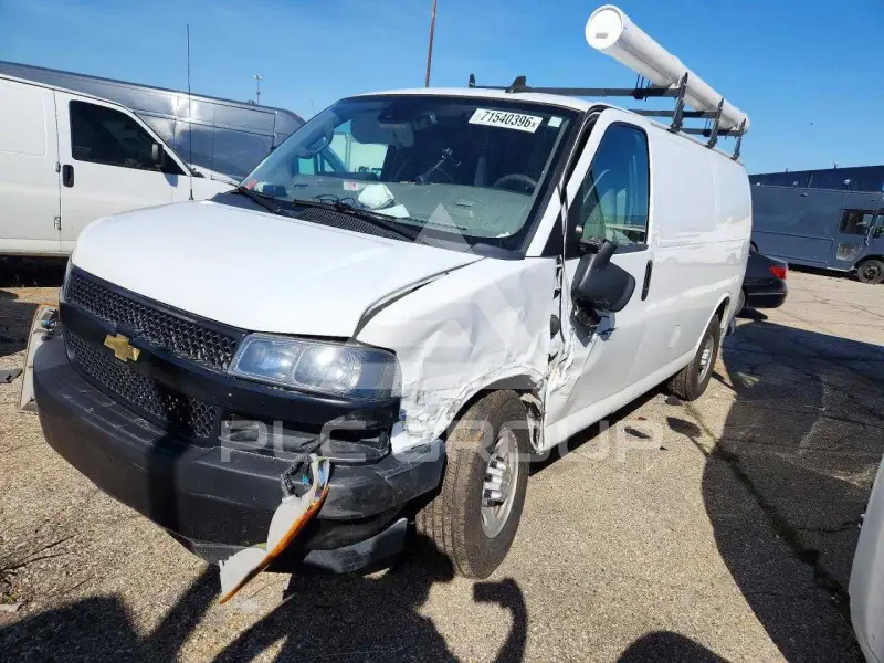 2020 Chevrolet Express photo