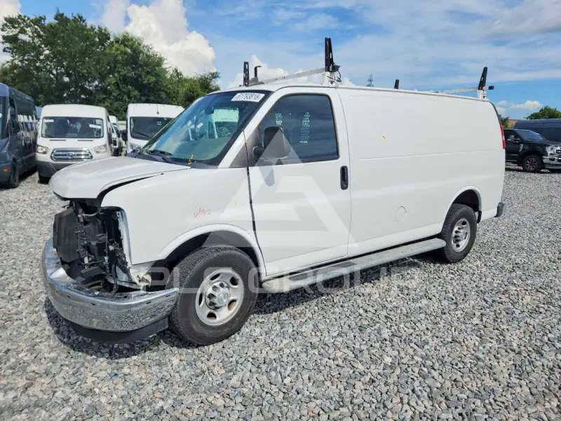 2020 Chevrolet Express фото