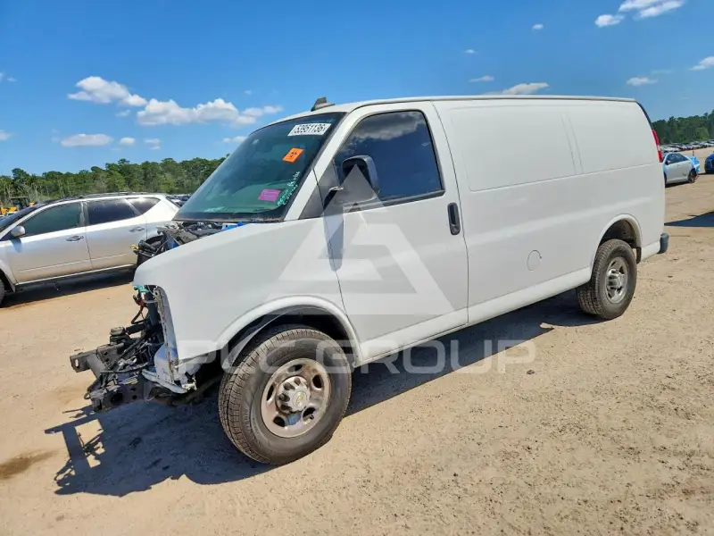 2020 Chevrolet Express photo