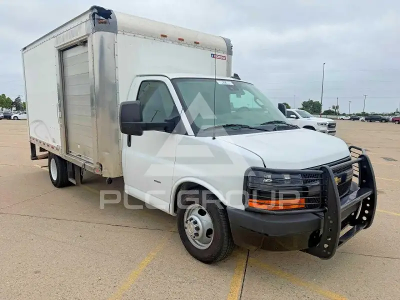 2020 Chevrolet Express фото