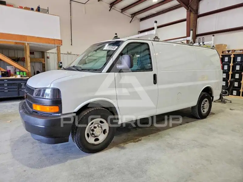2020 Chevrolet Express photo