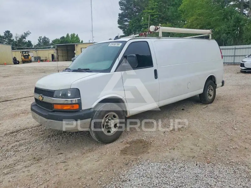 2020 Chevrolet Express фото