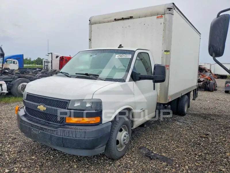 2020 Chevrolet Express photo