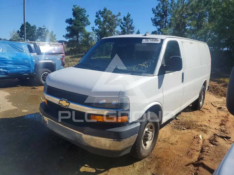 2020 Chevrolet Express photo