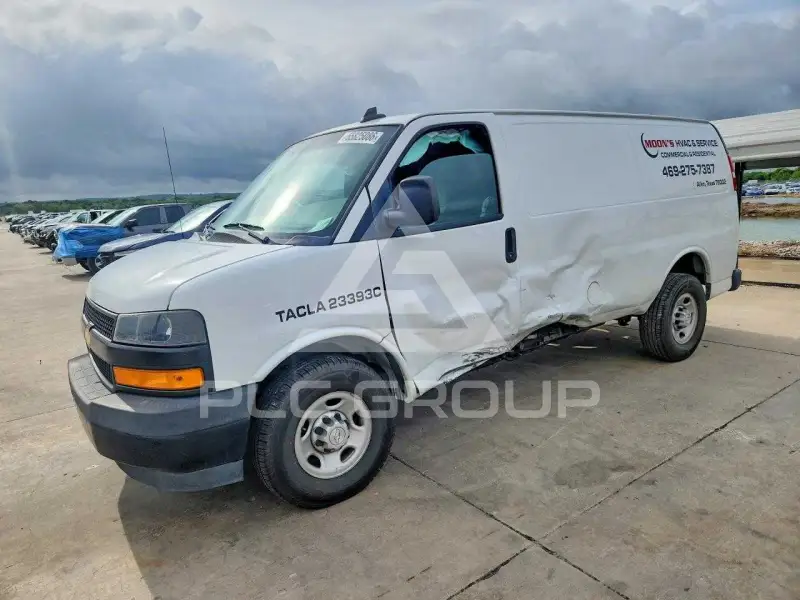 2020 Chevrolet Express photo