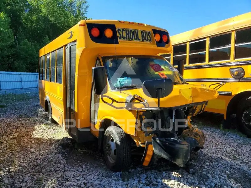 2020 Chevrolet Express photo