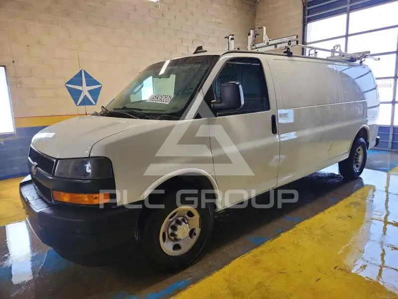 2020 Chevrolet Express фото