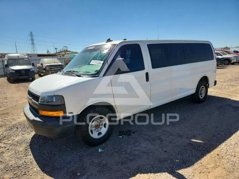 2020 Chevrolet Express photo