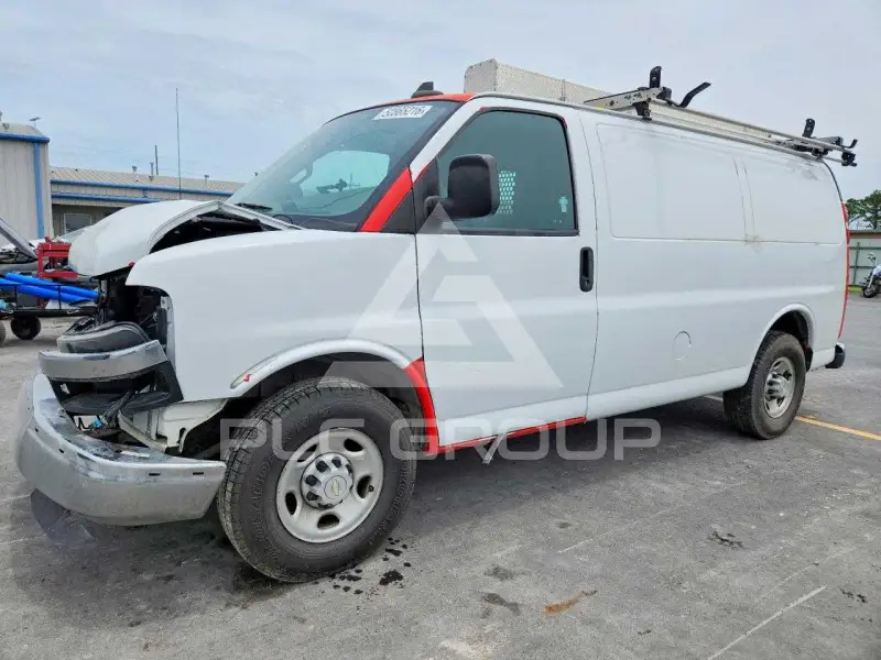 2020 Chevrolet Express photo