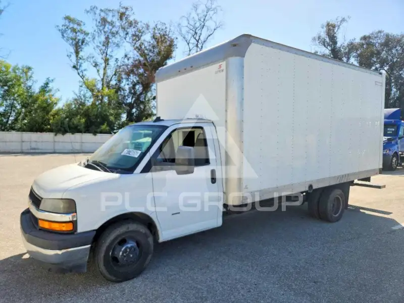 2020 Chevrolet Express фото