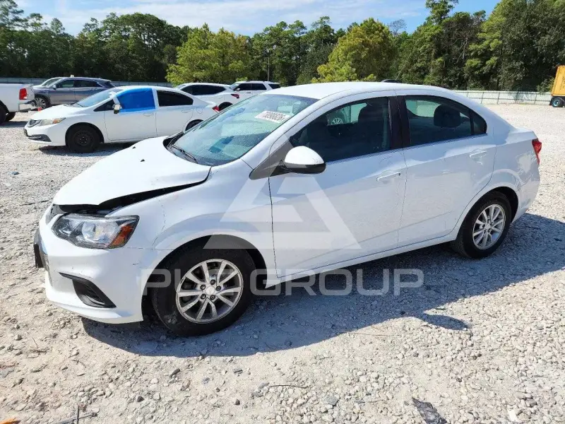 2020 Chevrolet Sonic photo