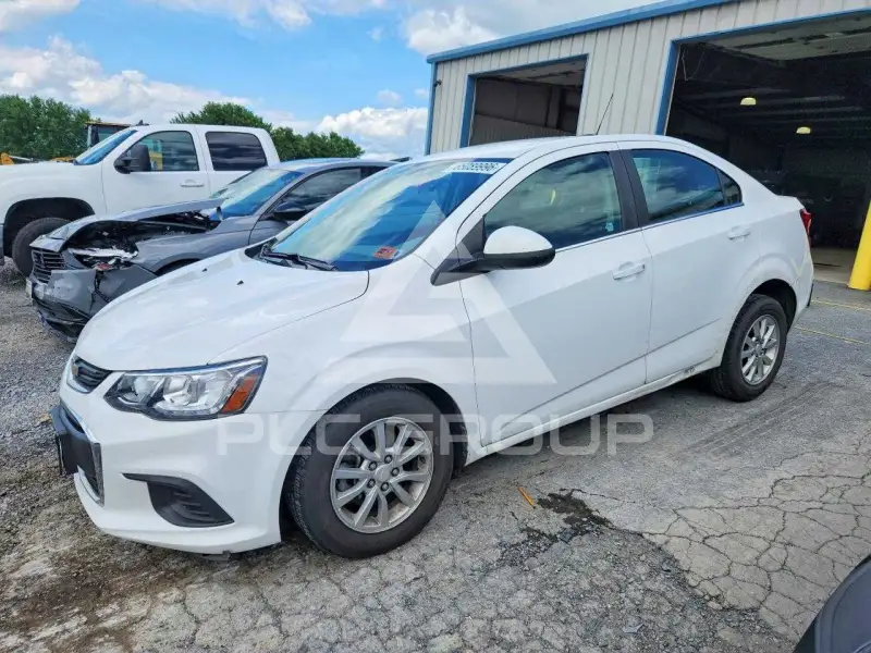 2020 Chevrolet Sonic фото