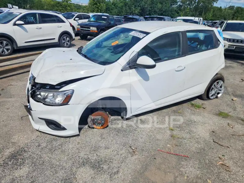 2020 Chevrolet Sonic фото
