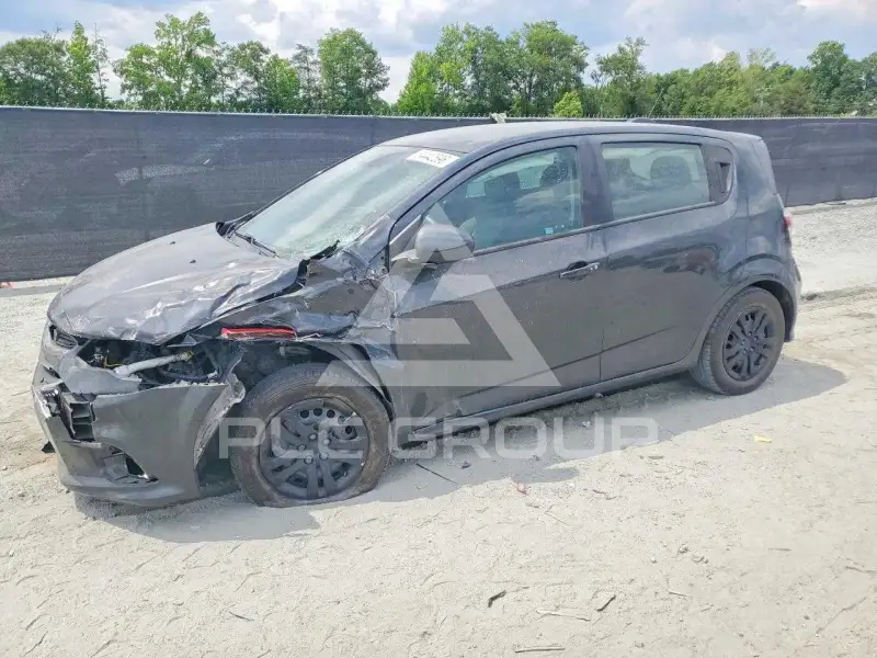 2020 Chevrolet Sonic фото