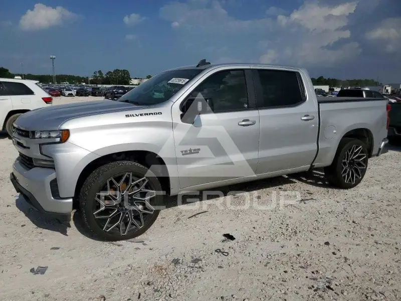 2020 Chevrolet Silverado photo