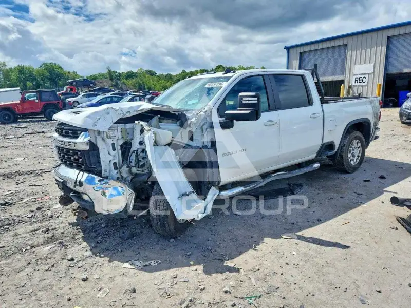 2020 Chevrolet Silverado photo
