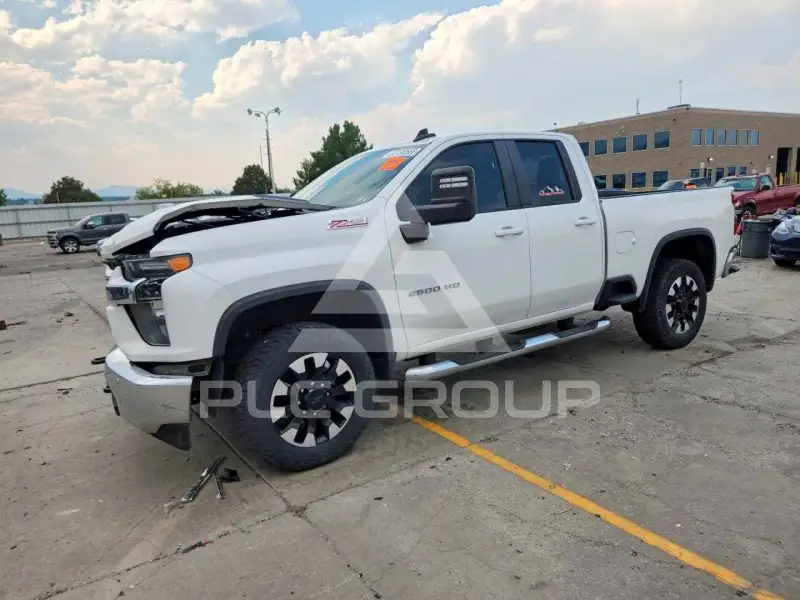 2020 Chevrolet Silverado photo