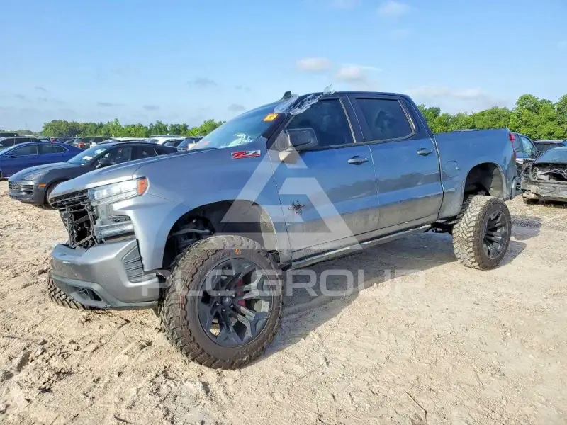 2020 Chevrolet Silverado photo