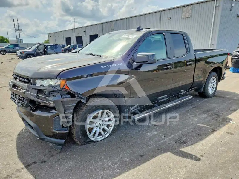 2020 Chevrolet Silverado photo