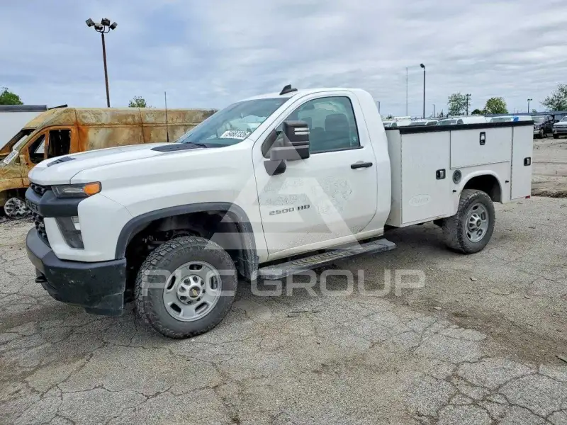 2020 Chevrolet Silverado photo