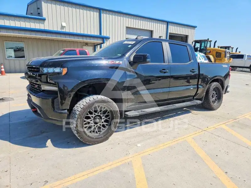 2020 Chevrolet Silverado photo