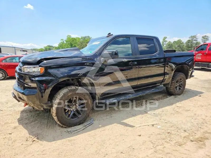 2020 Chevrolet Silverado photo
