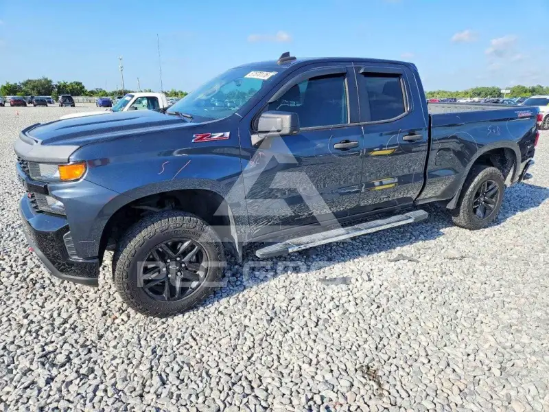 2020 Chevrolet Silverado photo