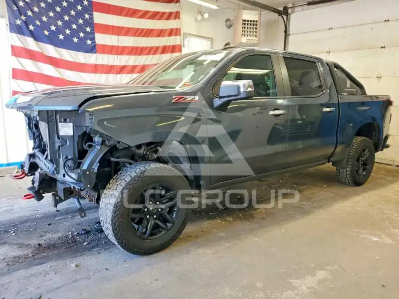 2020 Chevrolet Silverado photo