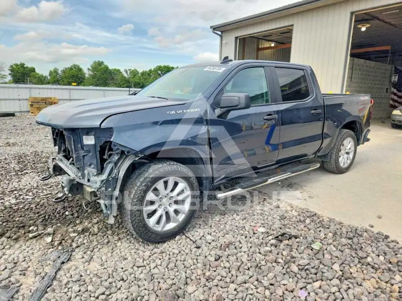 2020 Chevrolet Silverado photo