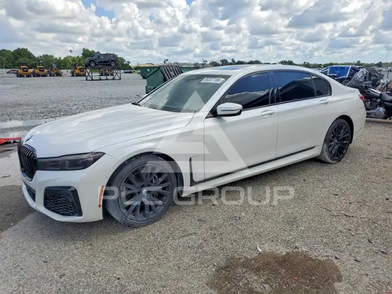 2020 BMW 740 photo
