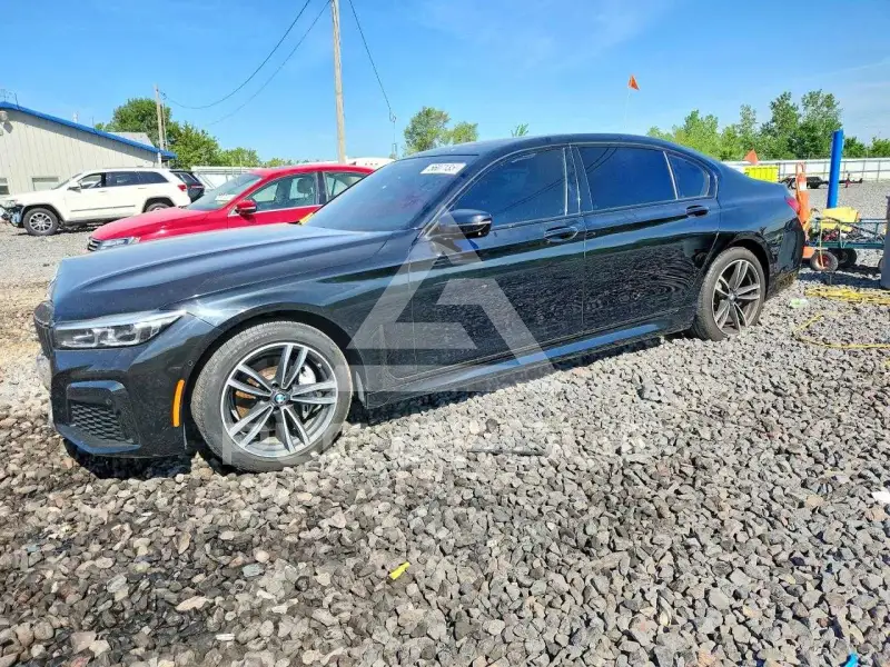 2020 BMW 740 фото